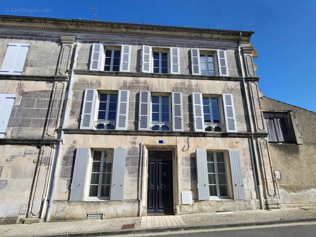 Maison à JARNAC