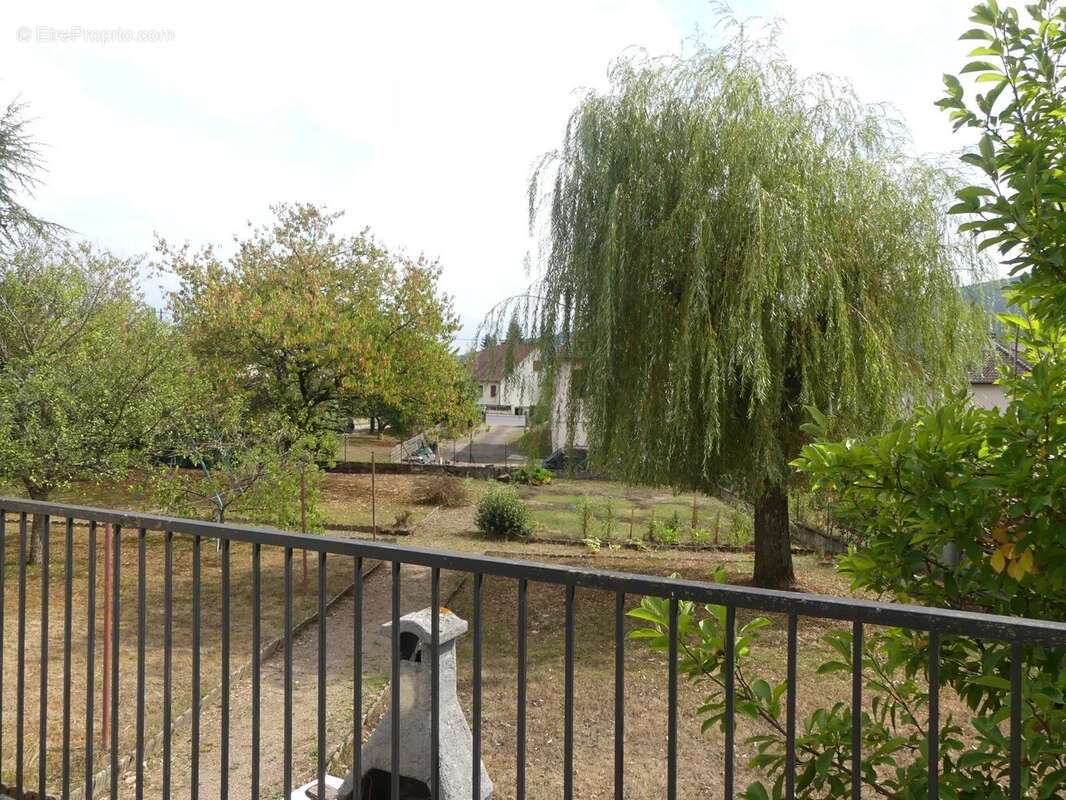 Maison à SAINT-SYMPHORIEN-DE-MARMAGNE