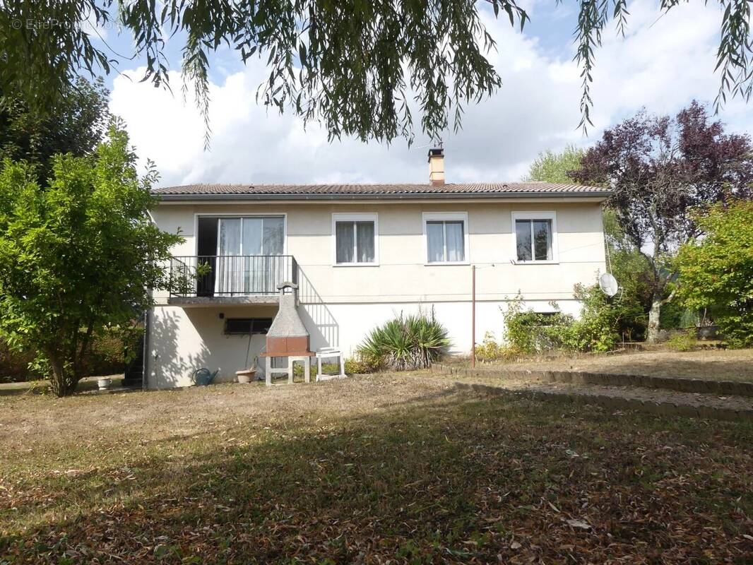 Maison à SAINT-SYMPHORIEN-DE-MARMAGNE