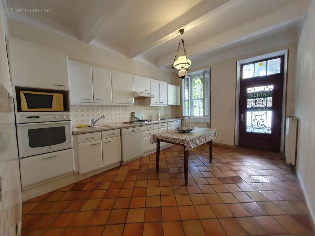 Maison à MONTBRUN-LES-BAINS