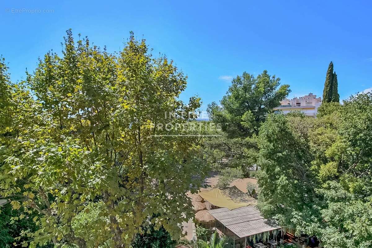 Appartement à LE CANNET