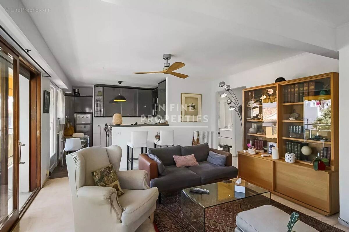 Appartement à LE CANNET