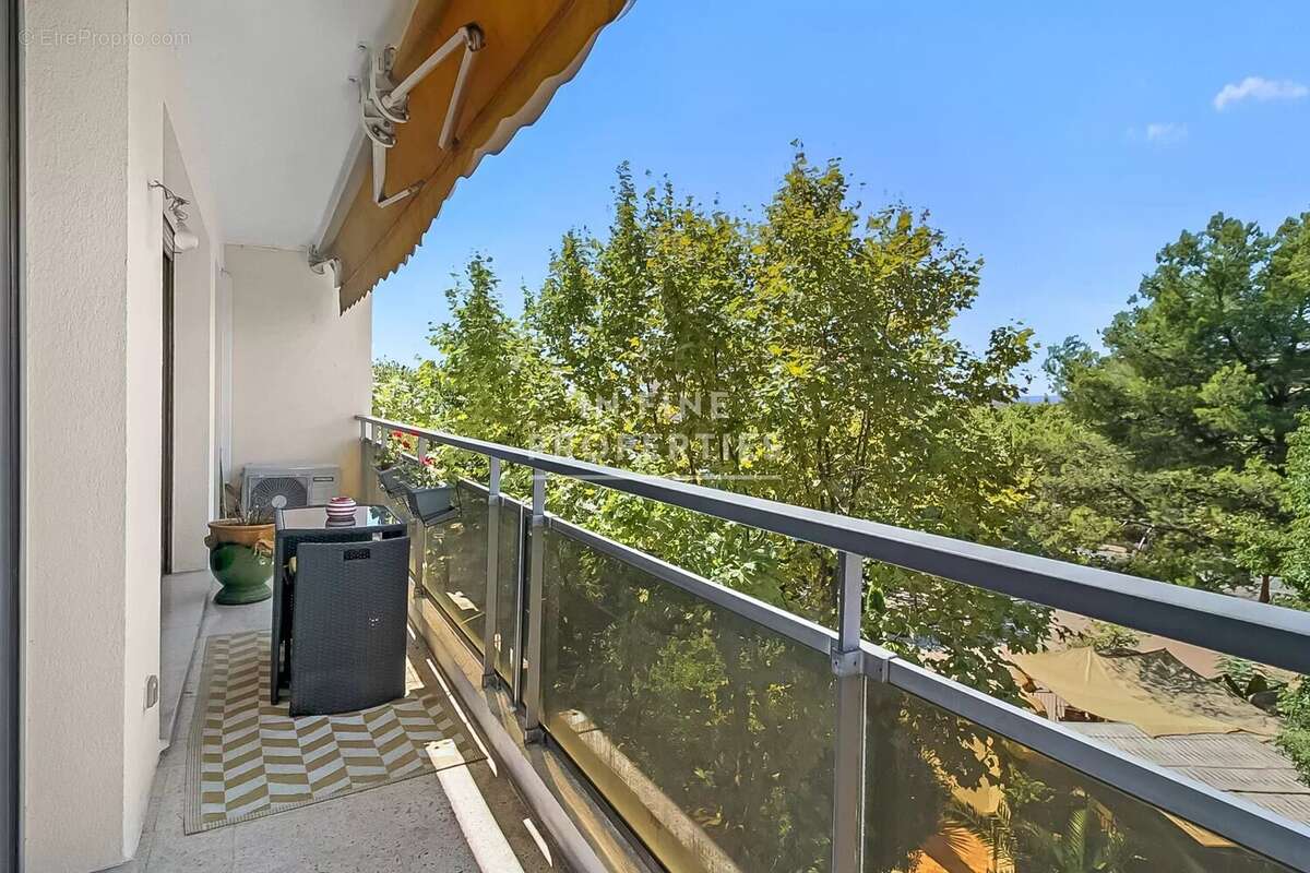 Appartement à LE CANNET