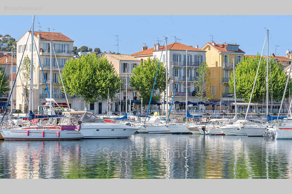Appartement à VALLAURIS