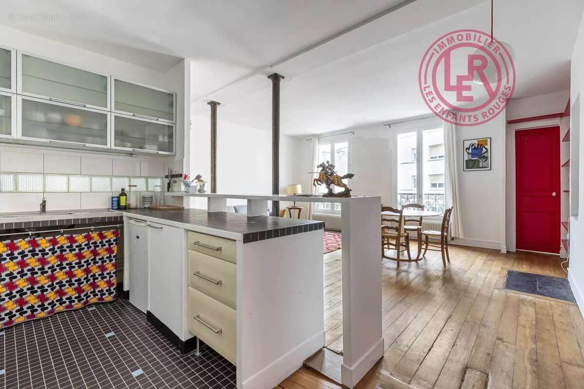 Appartement à PARIS-3E