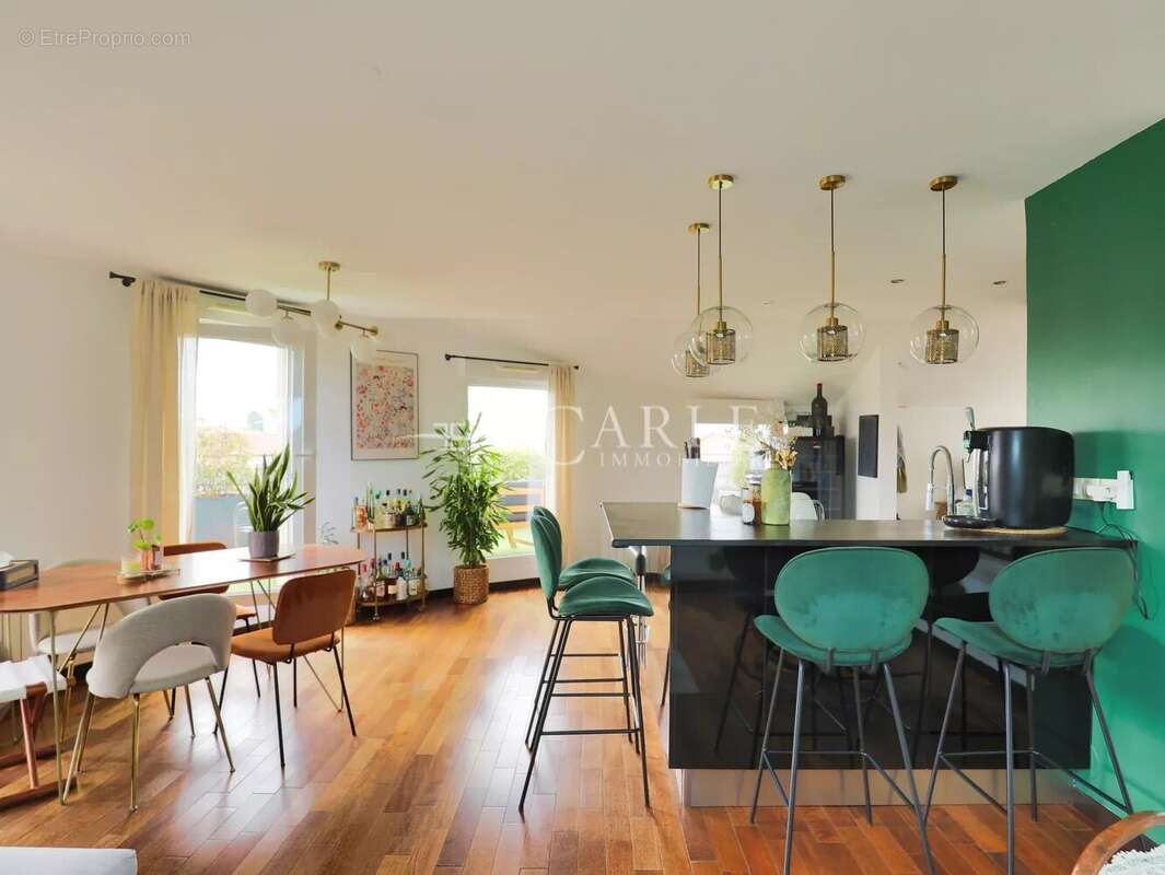 Appartement à MEYZIEU