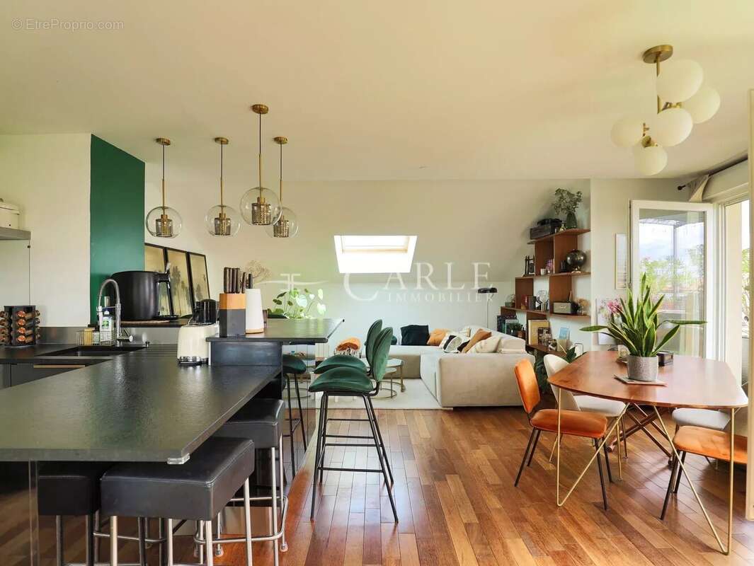 Appartement à MEYZIEU