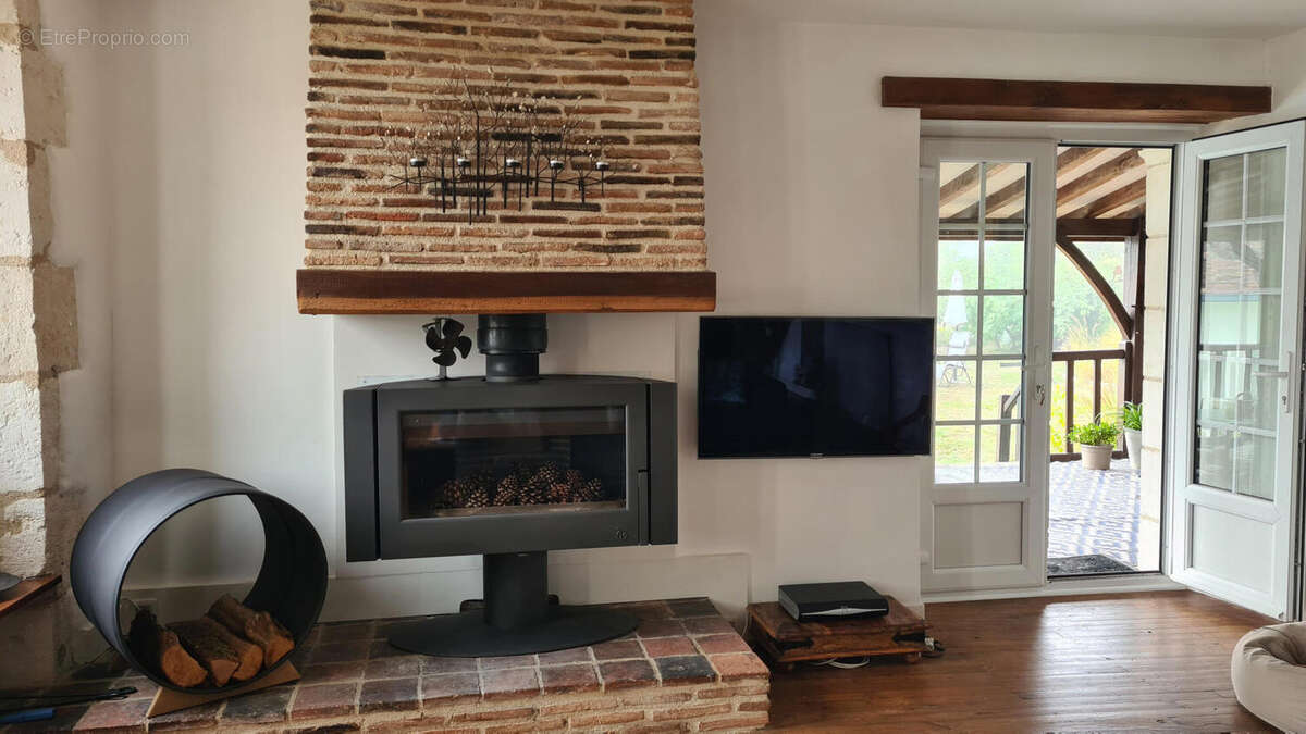 poele - Maison à SAINT-ROMAIN