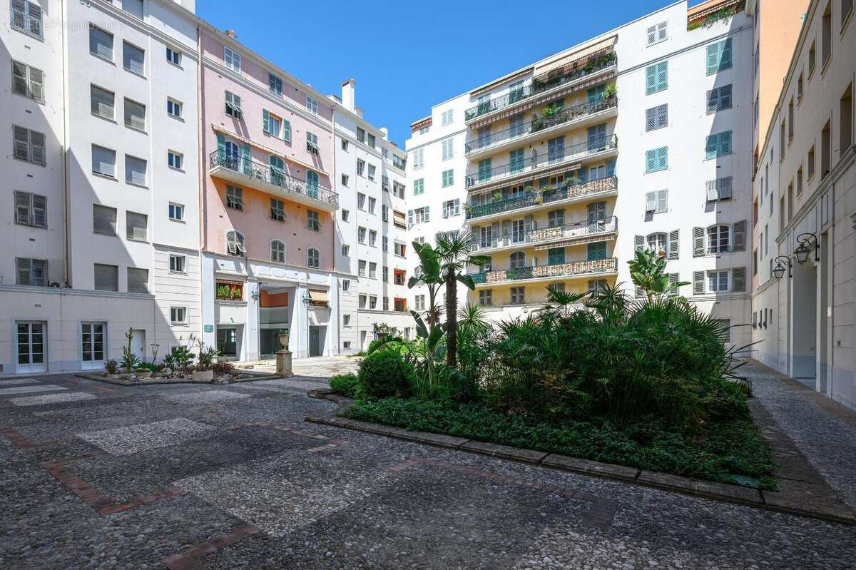   - Appartement à NICE