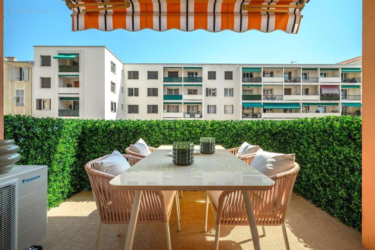   - Appartement à NICE