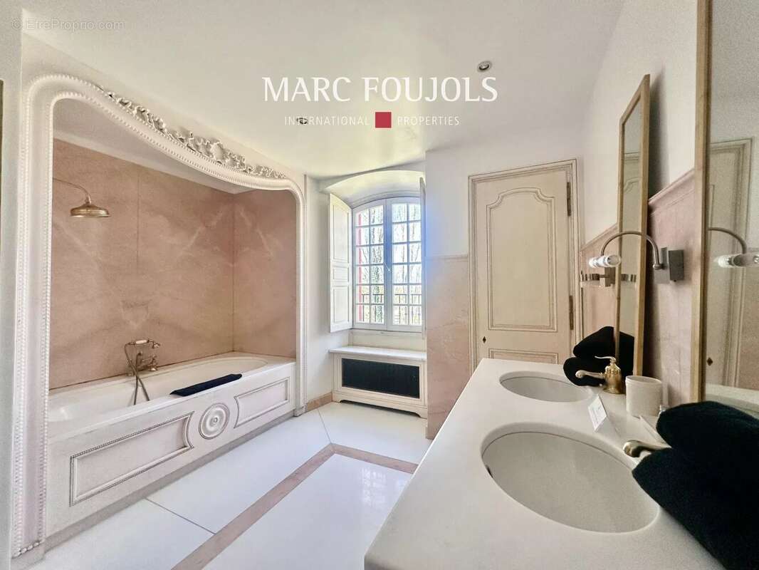 Maison à FONTAINEBLEAU