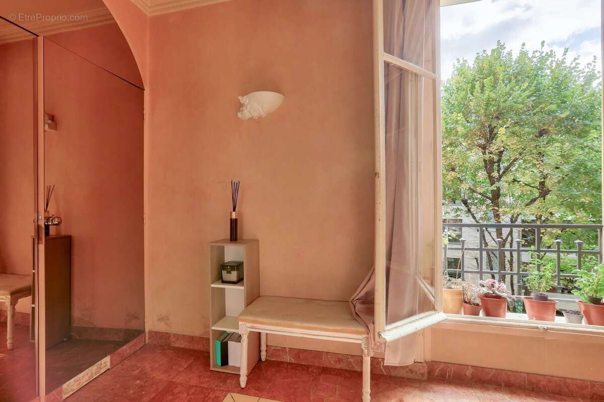 Appartement à NEUILLY-SUR-SEINE