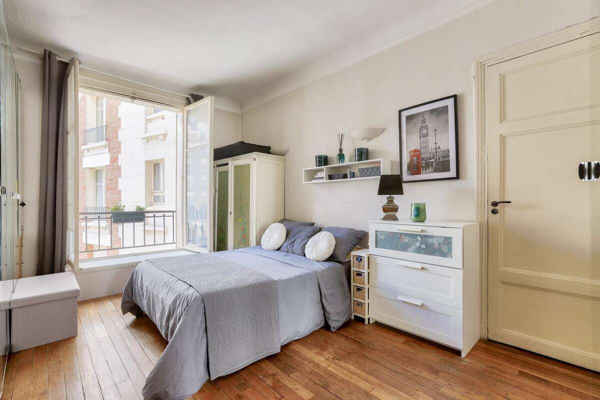 Appartement à NEUILLY-SUR-SEINE