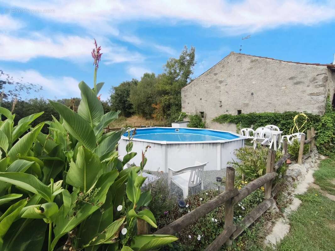 Maison à LA FORET-SUR-SEVRE