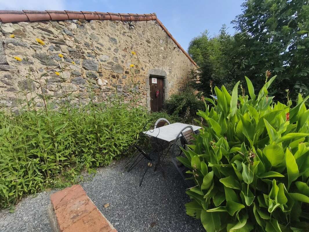 Maison à LA FORET-SUR-SEVRE