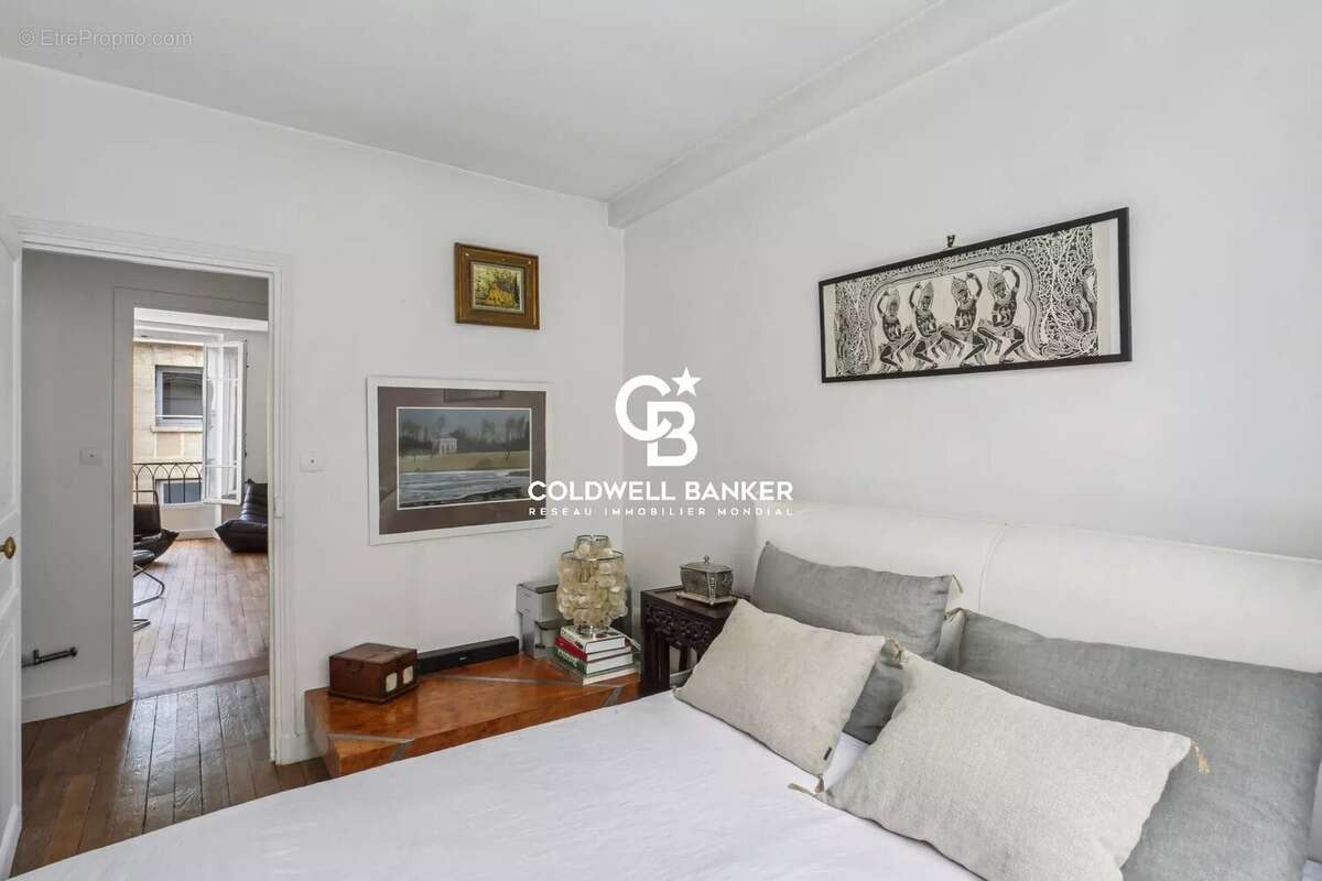 Appartement à PARIS-7E