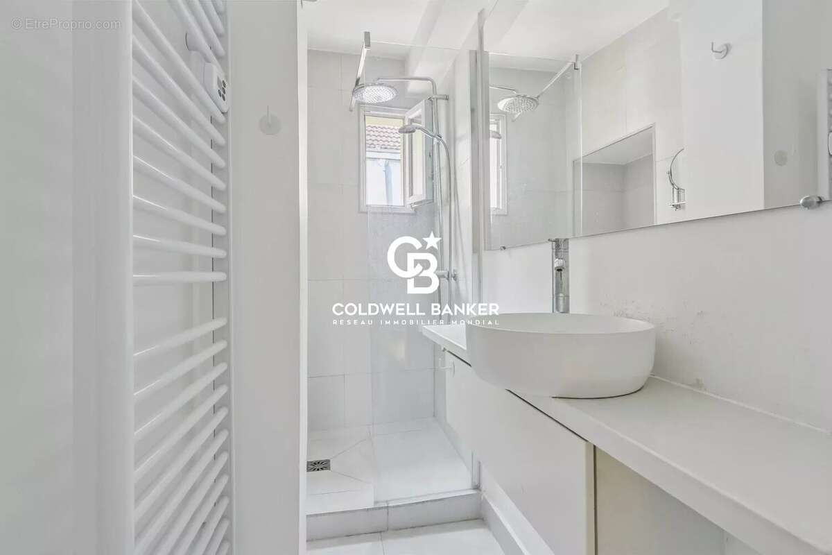 Appartement à PARIS-7E