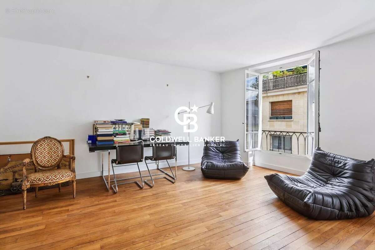 Appartement à PARIS-7E