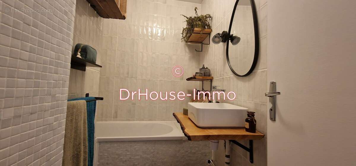 Maison à COURGENARD