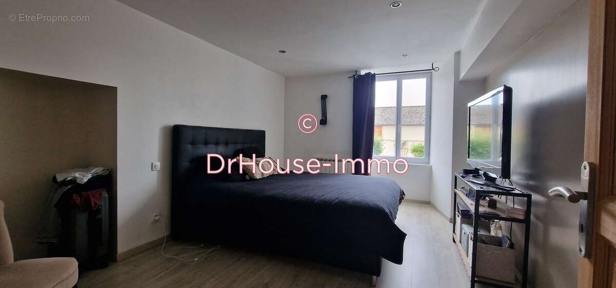 Maison à COURGENARD