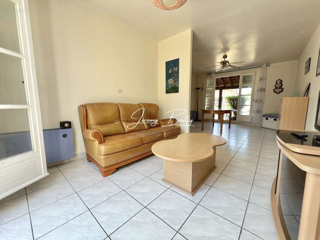 Maison à SAINT-ESTEVE