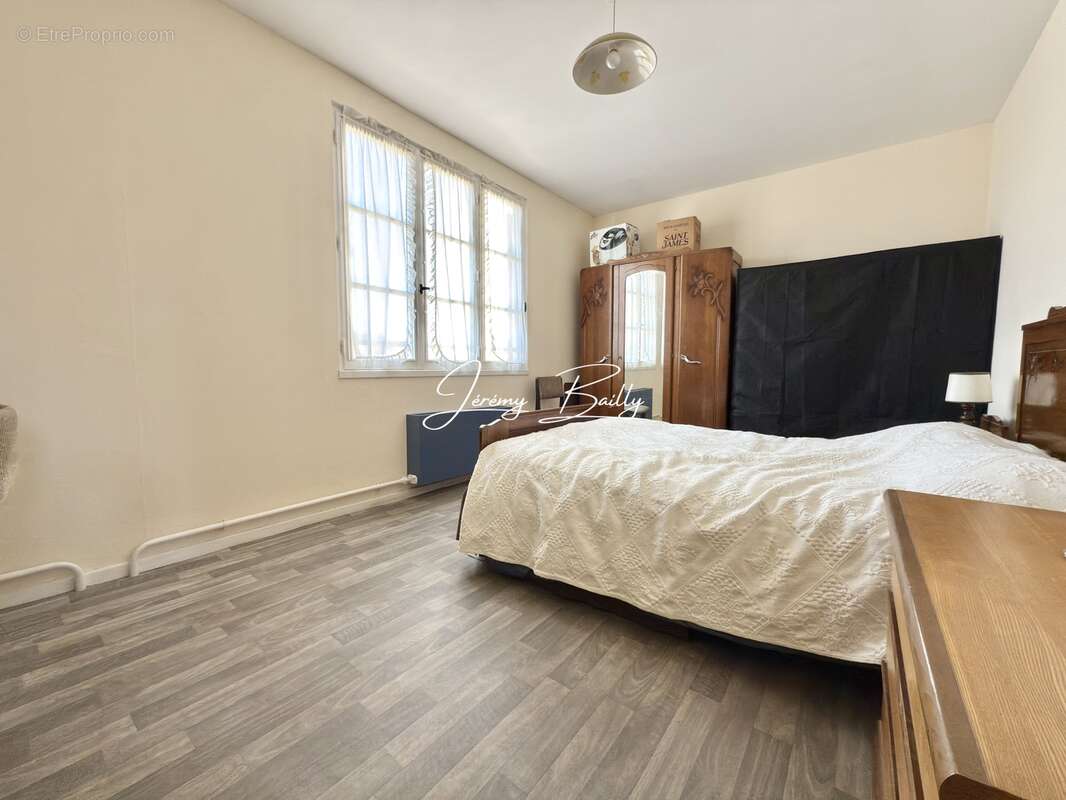 Maison à SAINT-ESTEVE