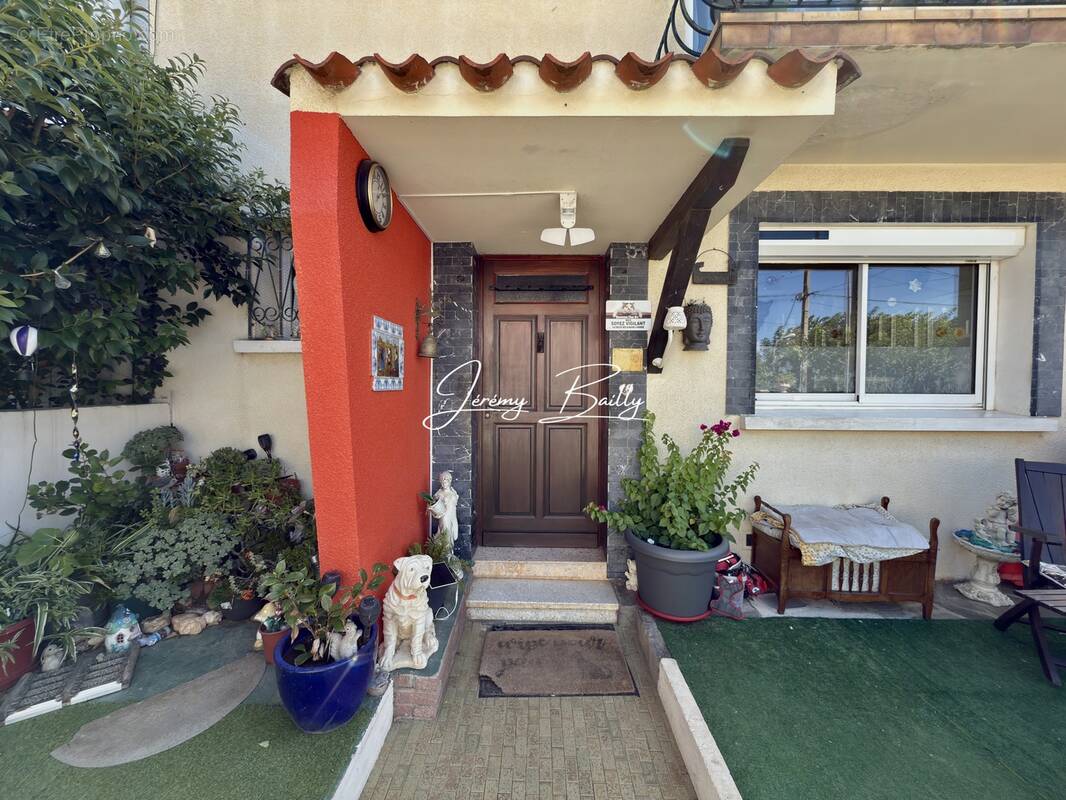 Maison à SAINT-ESTEVE