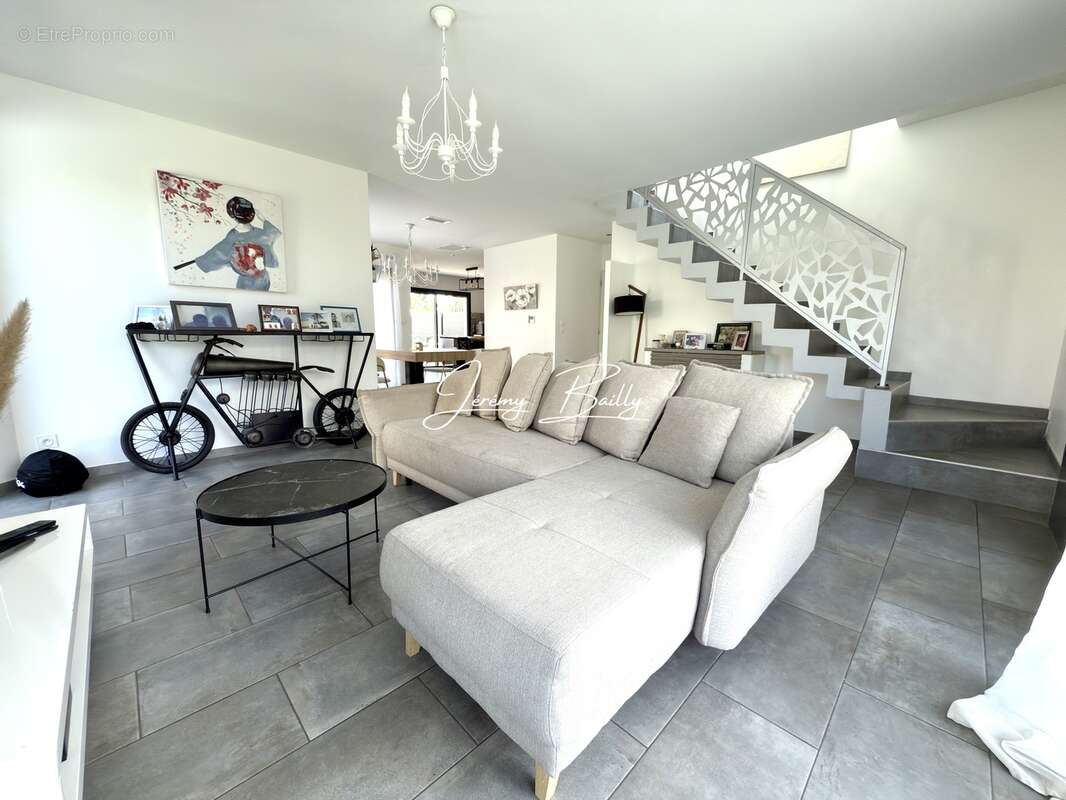 Maison à SAINT-ESTEVE