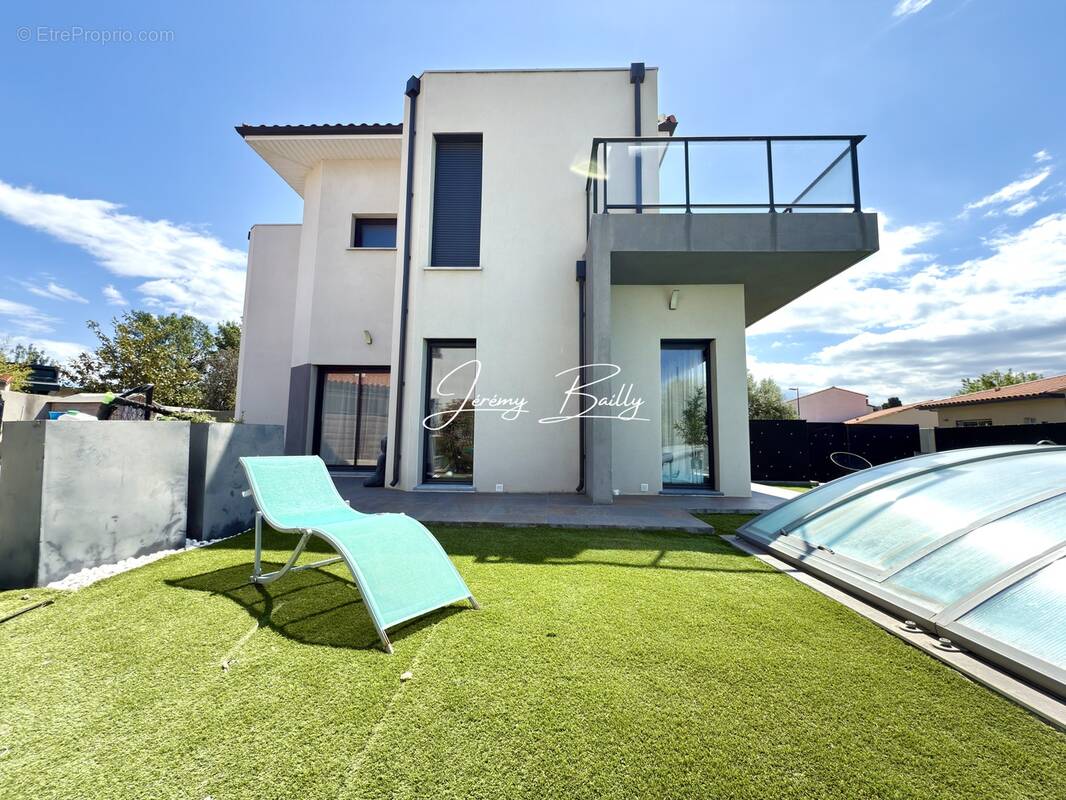 Maison à SAINT-ESTEVE