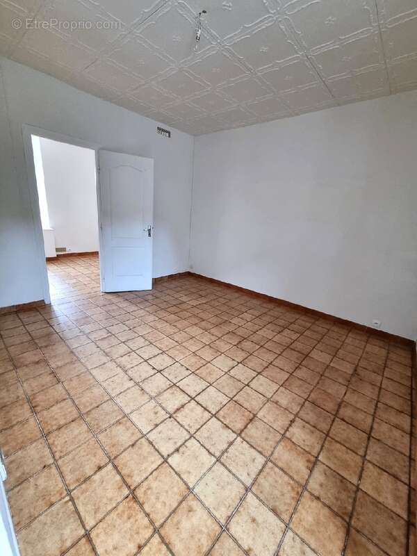 Appartement à OZOIR-LA-FERRIERE
