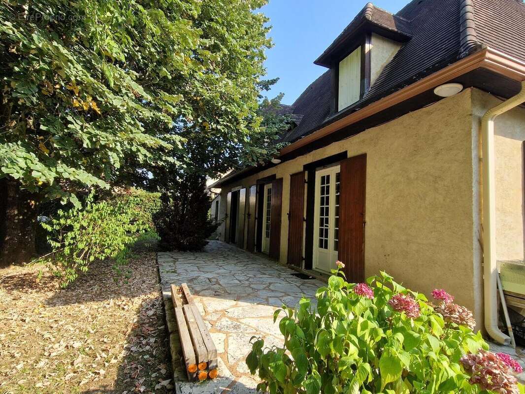 20250808094336 - Maison à LE BUGUE