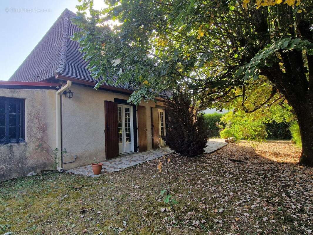 20250808094519 - Maison à LE BUGUE