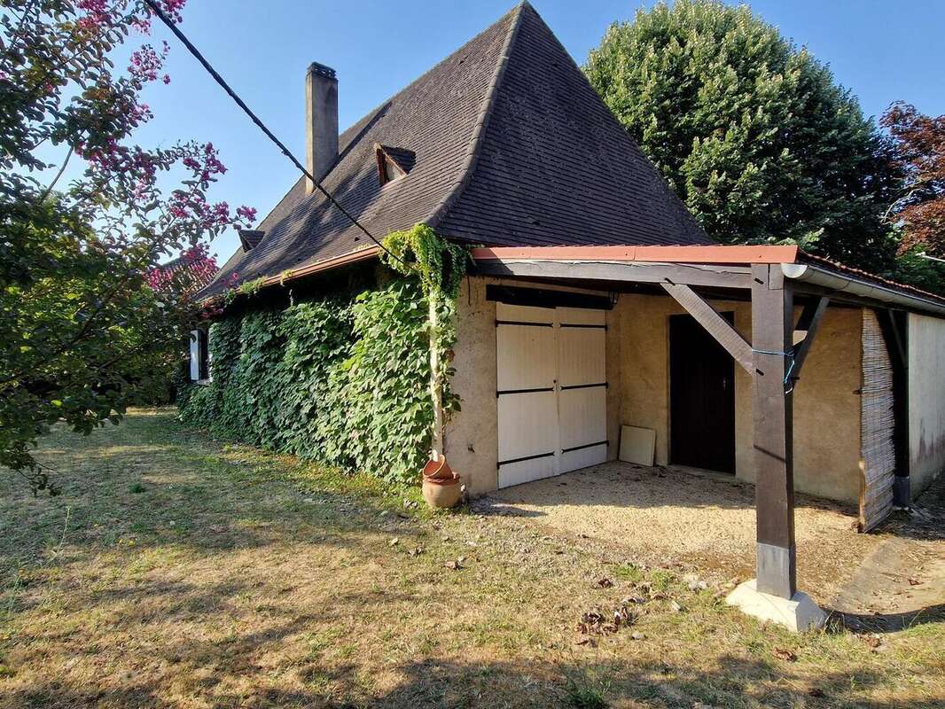 20250808094600 - Maison à LE BUGUE