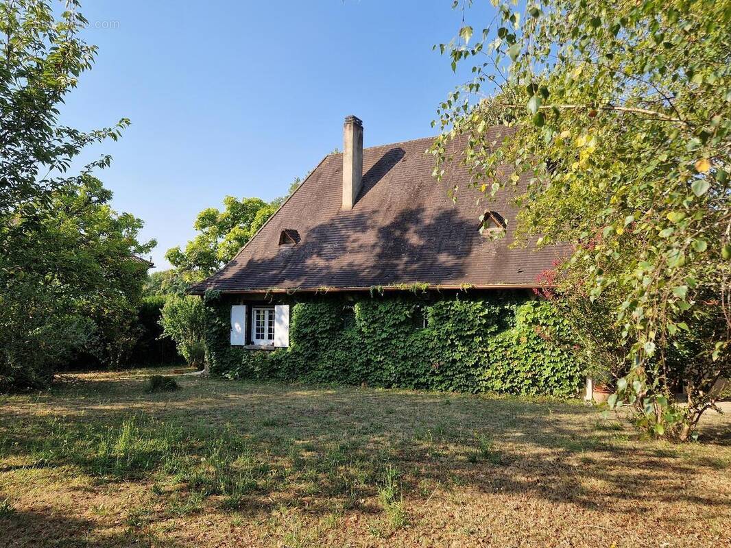 20250808094623 - Maison à LE BUGUE