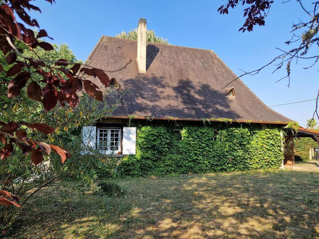 20250808094647 - Maison à LE BUGUE