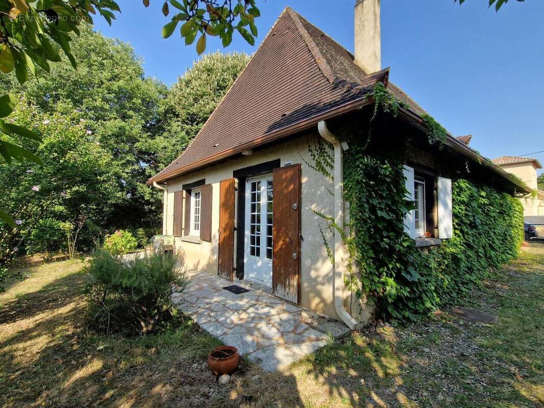 20250808094722 - Maison à LE BUGUE