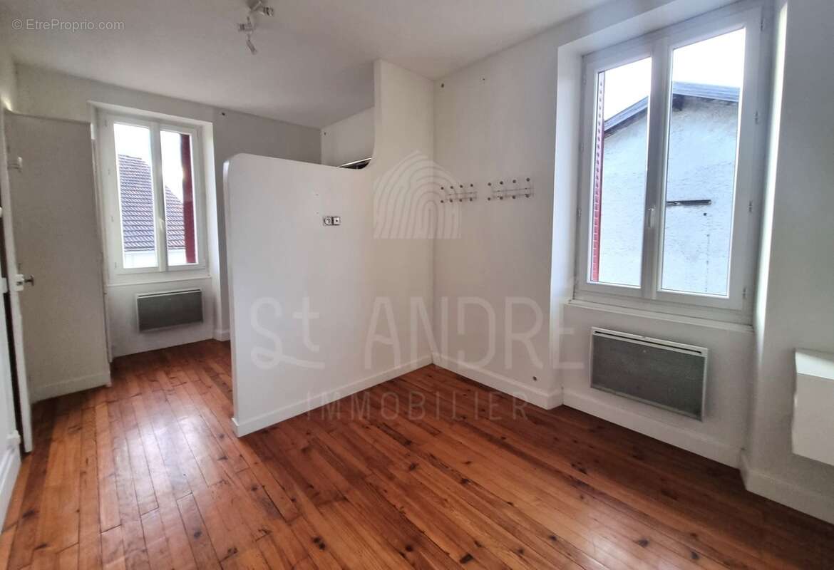 Maison à SAINT-HILAIRE-DE-LA-COTE