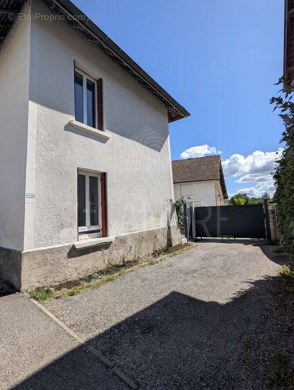 Maison à SAINT-HILAIRE-DE-LA-COTE