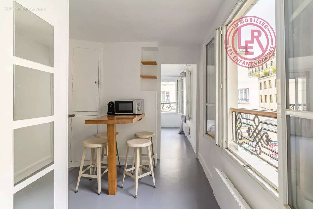 Appartement à PARIS-3E