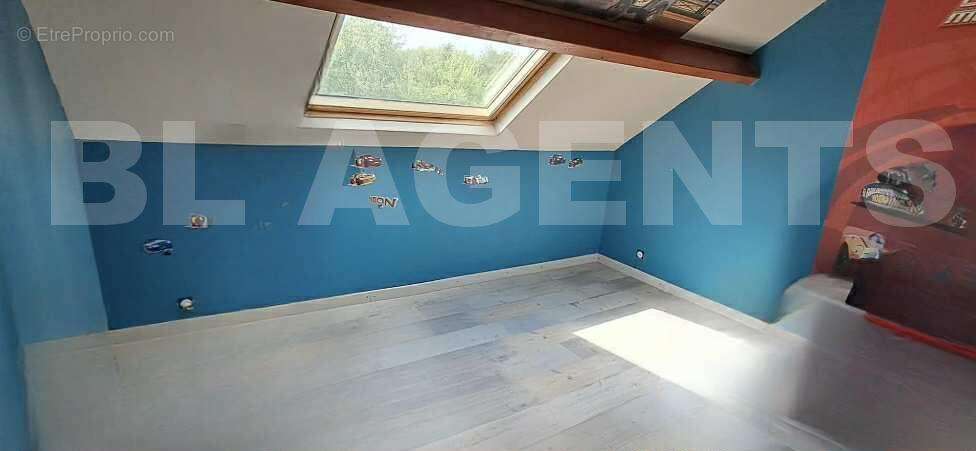 Messenger_creation_5CCF020E-A71A-4B2A-9D41-C02930A35B2E - Maison à CHALANDRY-ELAIRE