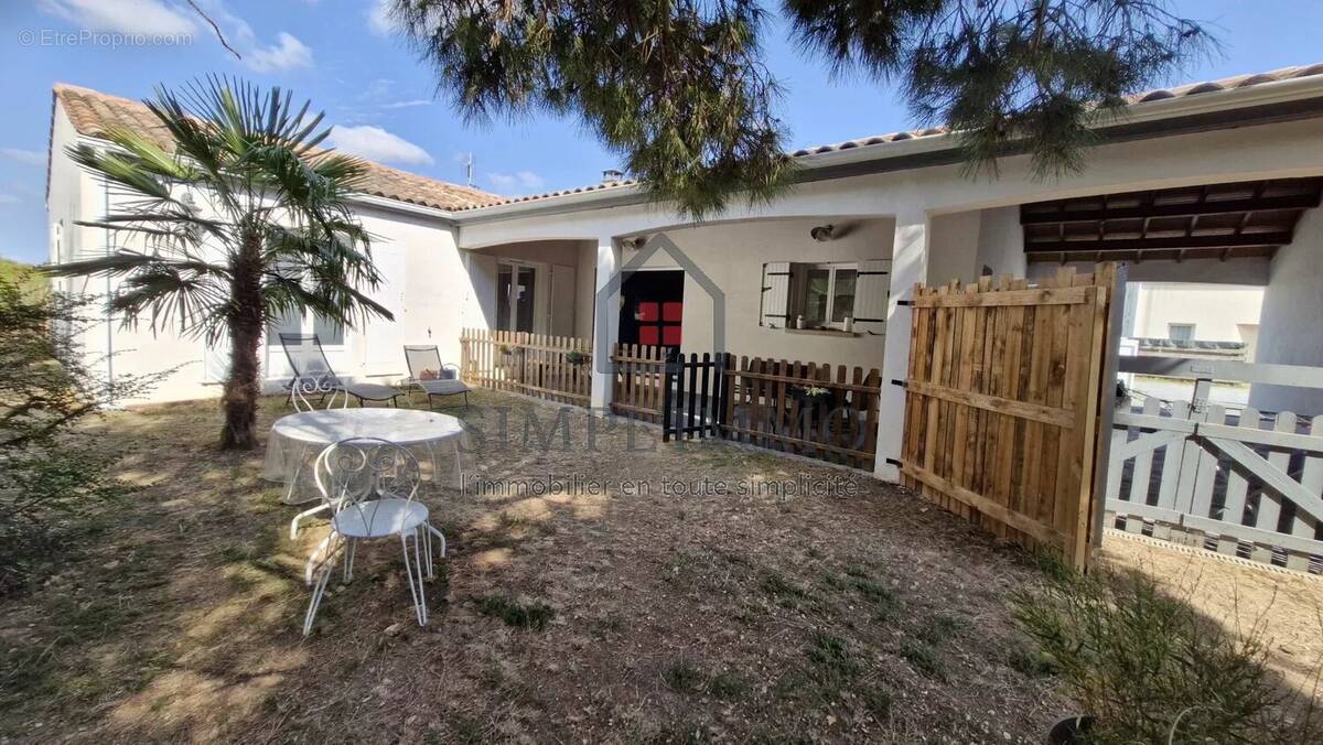 Maison à PUY-DU-LAC