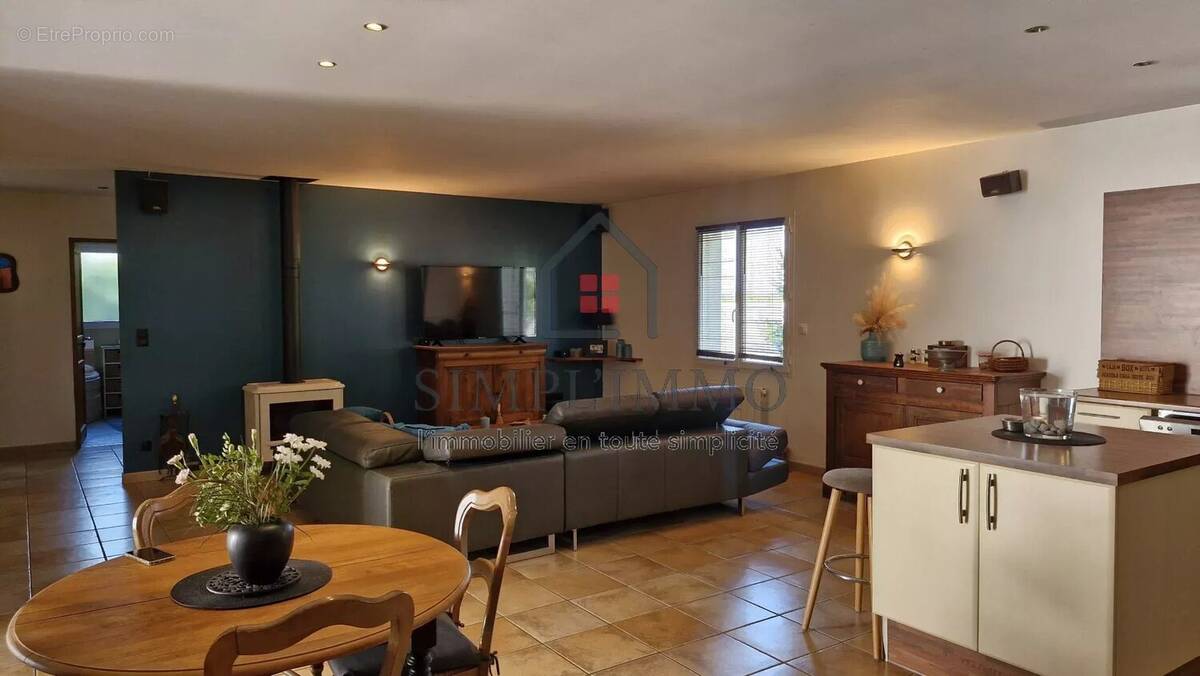 Maison à PUY-DU-LAC