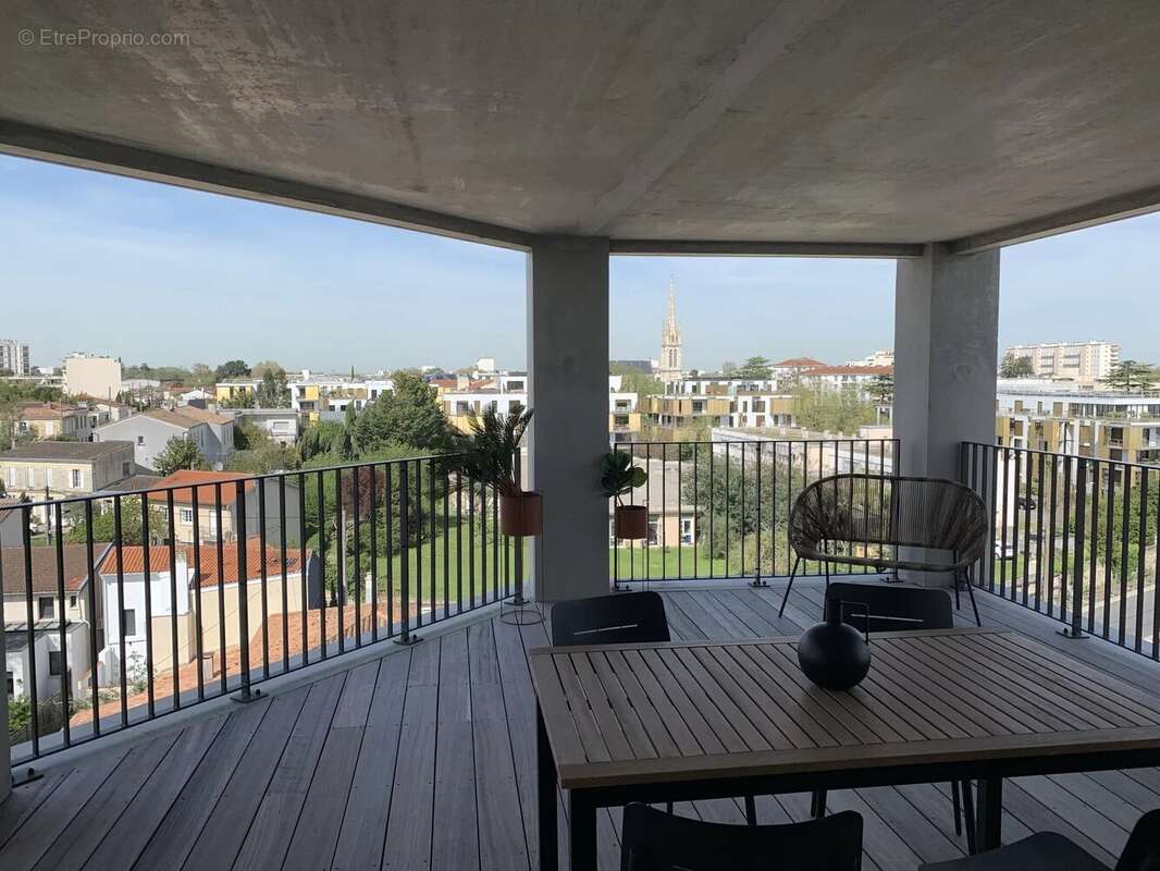 Appartement à BORDEAUX