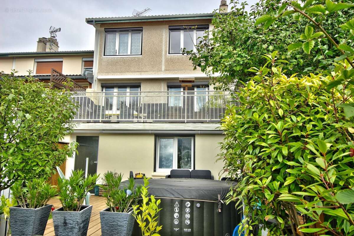 Maison à CHEVIGNY-SAINT-SAUVEUR