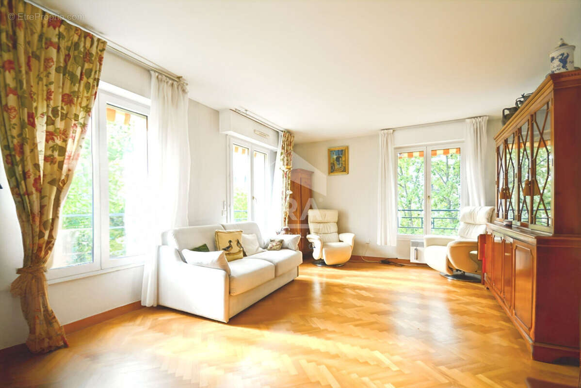 Appartement à ISSY-LES-MOULINEAUX