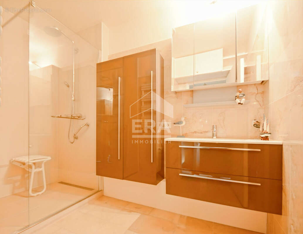 Appartement à ISSY-LES-MOULINEAUX