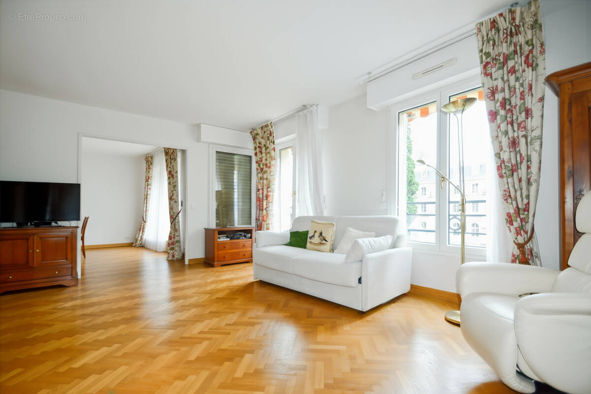 Appartement à ISSY-LES-MOULINEAUX