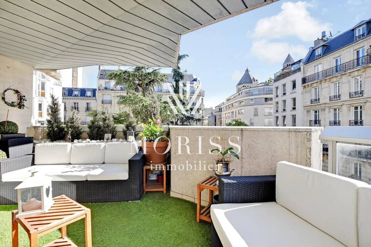 Appartement à PARIS-8E