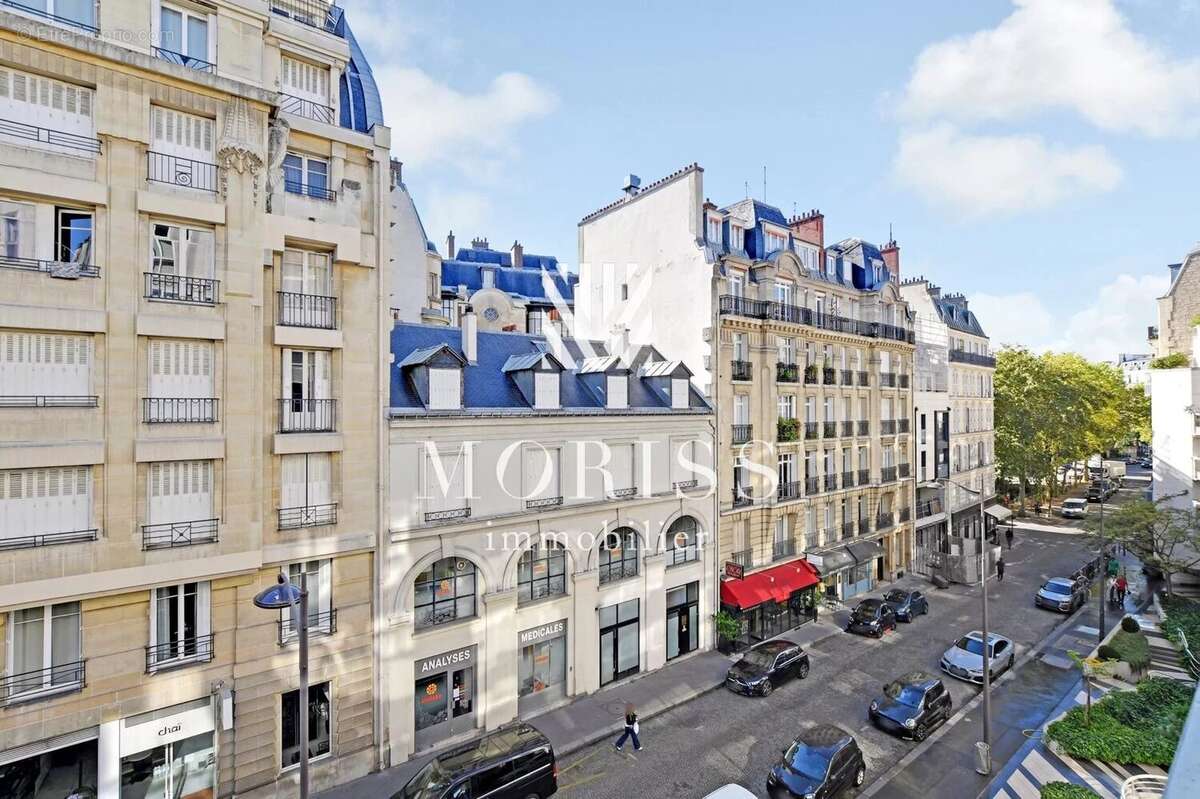 Appartement à PARIS-8E