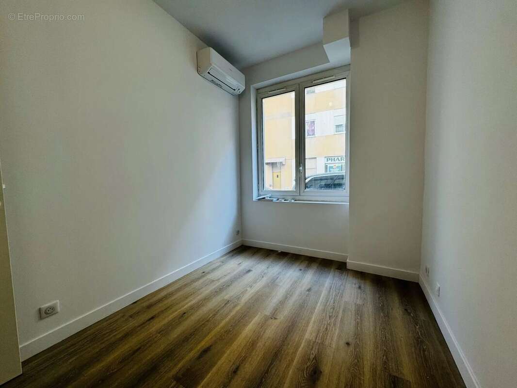 Appartement à VALLAURIS